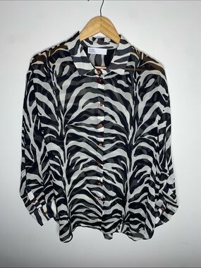 PASI PASIU Black & White Zebra Button-Up Blouse